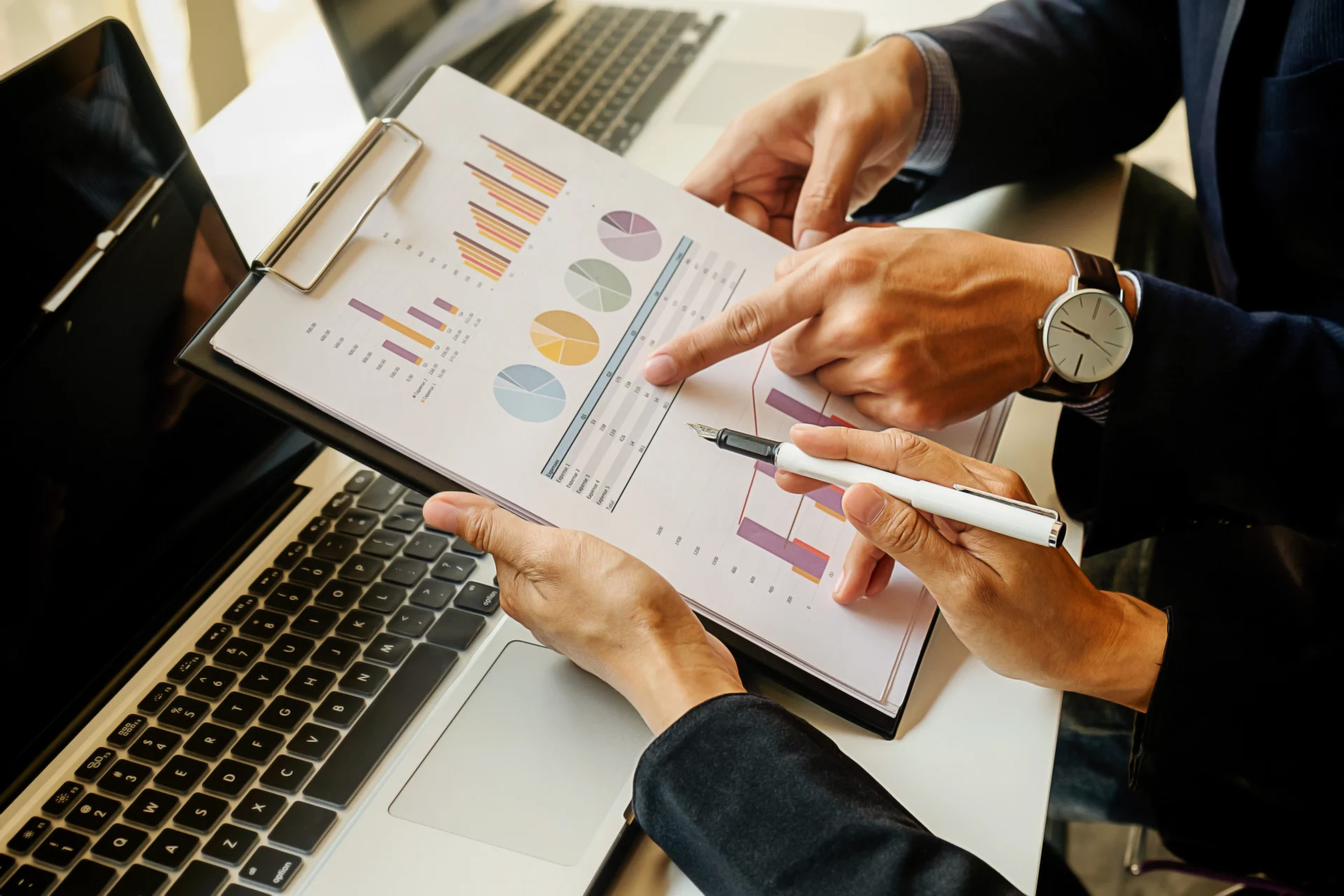 Image showing what deliverables should you expect in a digital marketing agency (statistics). 